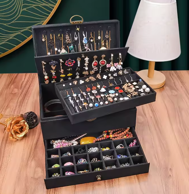 Boîte à bijoux en velours premium