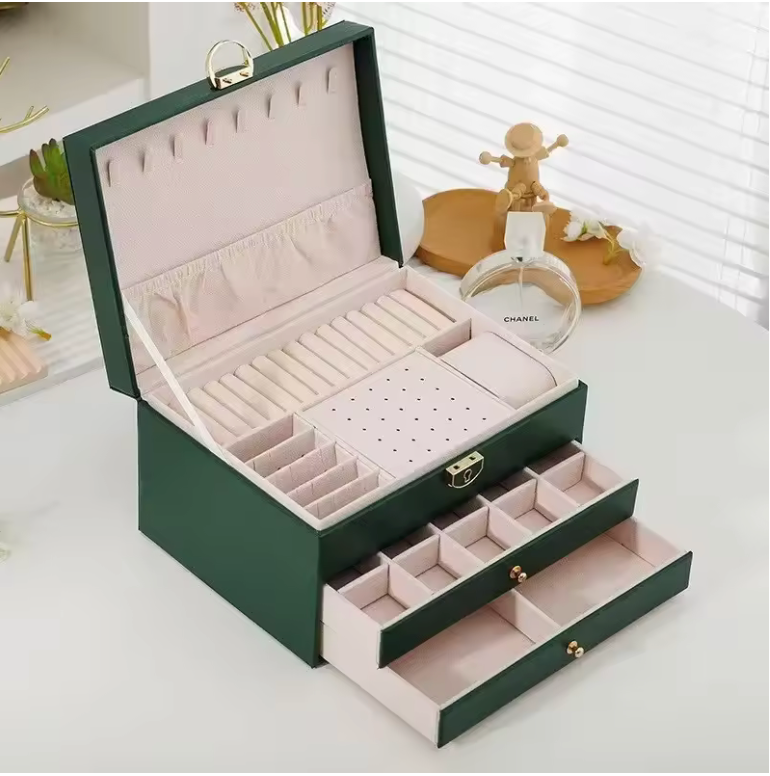 Boîte à bijoux en cuir élégant