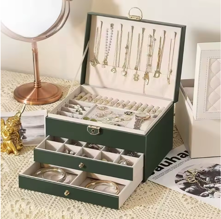 Boîte à bijoux en cuir élégant