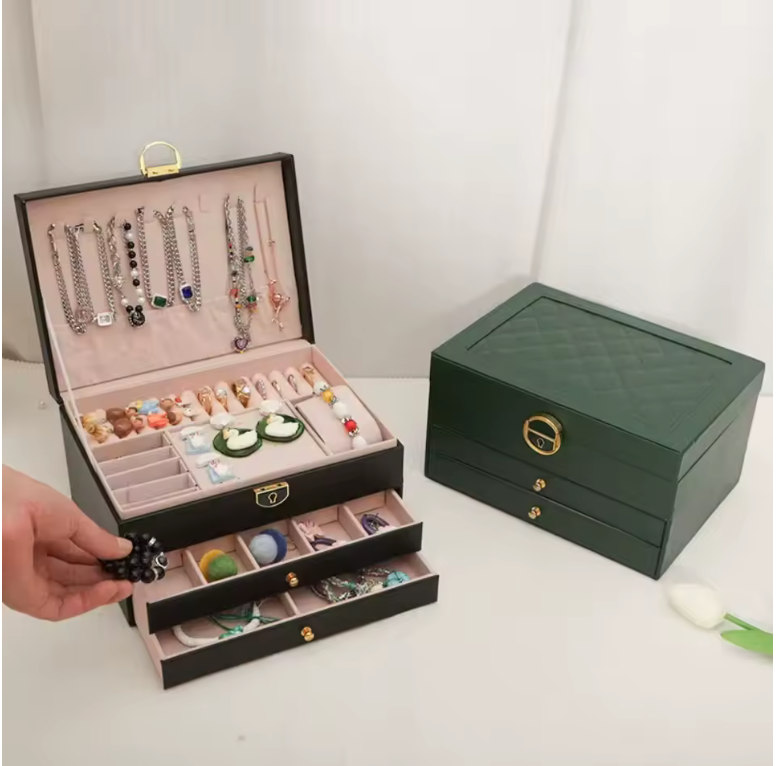 Boîte à bijoux en cuir élégant